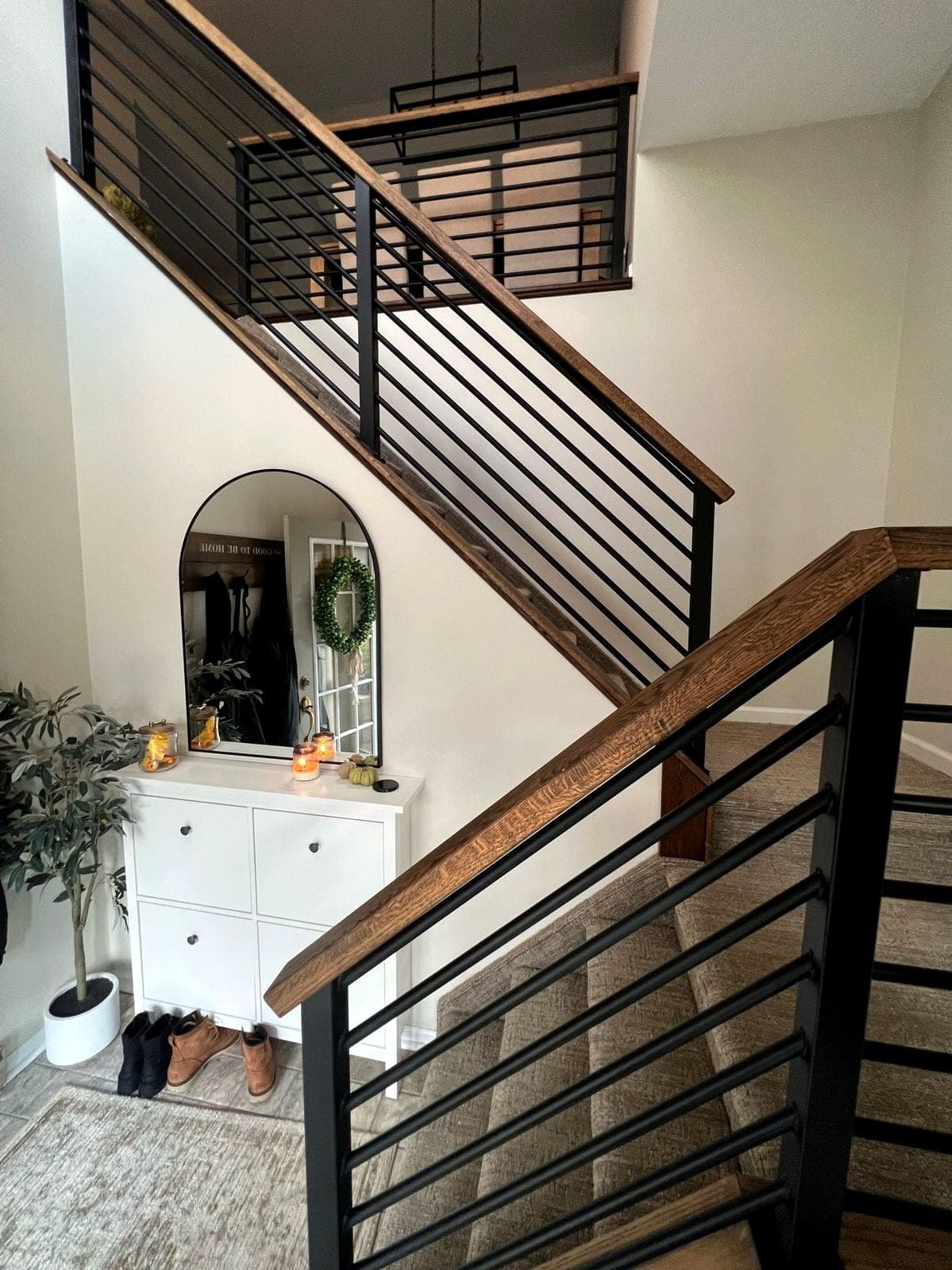 Horizontal bar stair railing